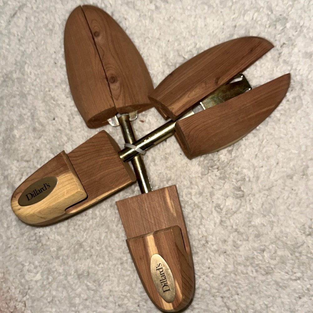 New  Mens Cedar Wood Gold Tone Shoe Tree